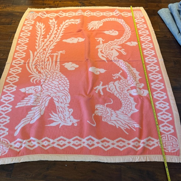 Vintage Tairiyon Chinese dragon & phoenix reversible melon color blanket